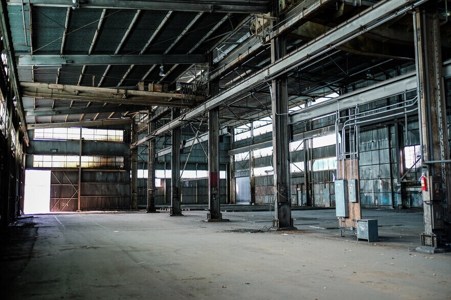 More Photos Of 1431 S Elm Eugene St, Greensboro Manufacturing For Lease