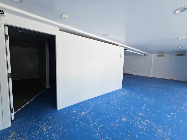 More Photos Of 2652-2662 Honolulu Ave, Montrose Freestanding For Lease