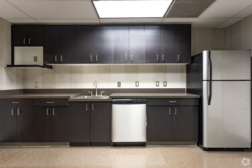 More Photos Of 14502 Greenview Dr, Laurel Office For Lease