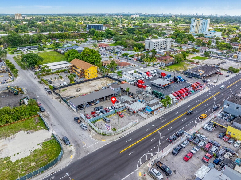 More Photos Of 2395 NW 36th St, Miami Service For Lease