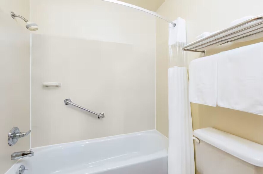 More Photos Of 4875 S Laura St, Wichita Hospitality For Sale