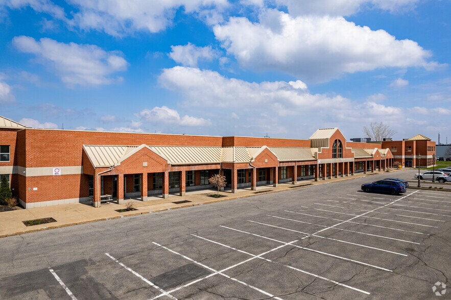 More Photos Of 275-395 Rue Kesmark, Dollard-des-Ormeaux Flex For Lease