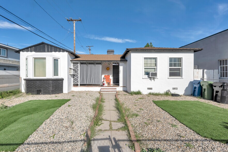 More Photos Of 901 N Maclay Ave, San Fernando Freestanding For Lease