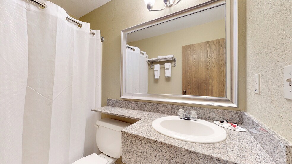 More Photos Of 6 Traders Cir, Normal Hotel For Sale