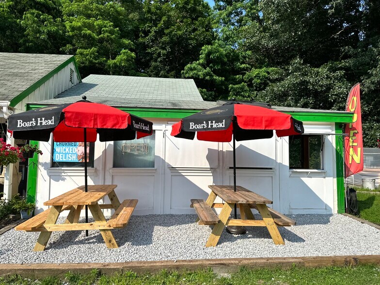 More Photos Of 3 Plain Rd, Westford Garden Center For Sale