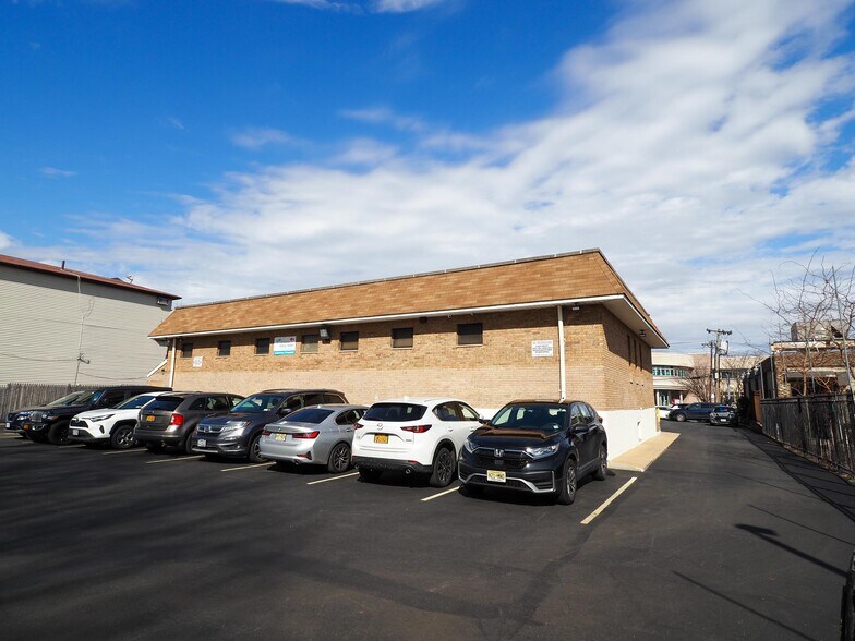More Photos Of 3930 Richmond Ave, Staten Island Medical For Lease