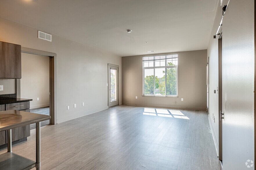 More Photos Of 2010-2024 E Michigan Ave, Lansing Apartments For Sale