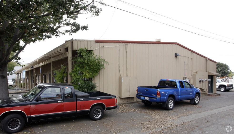 More Photos Of 911-919 3rd St, Davis Storefront Retail Office For Lease