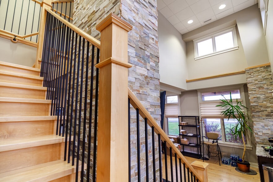 More Photos Of 124 Reis Rd, Ottawa Warehouse For Sale