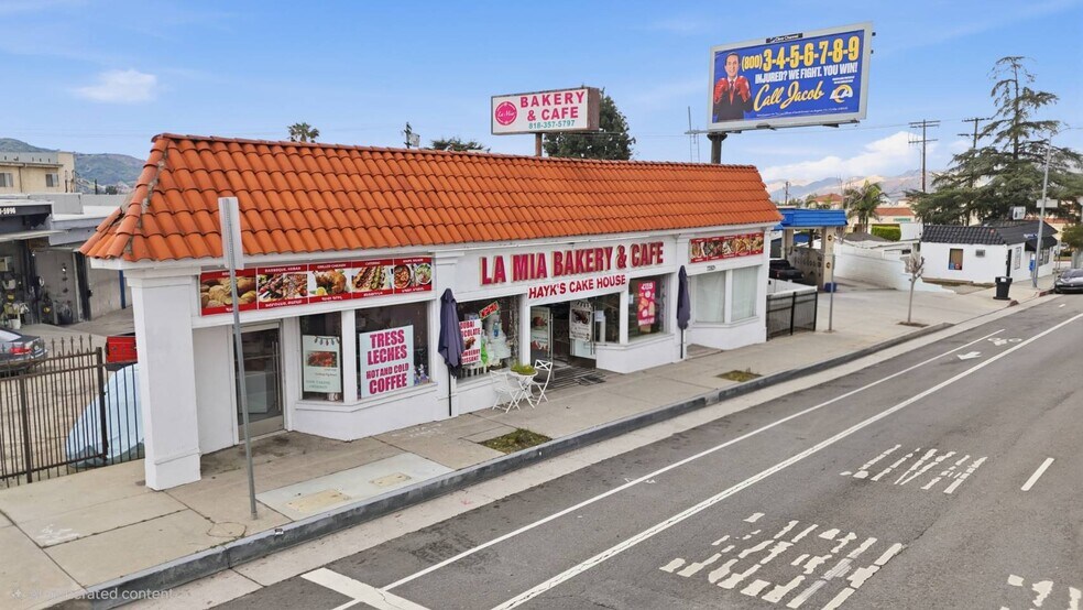 More Photos Of 7780 Foothill Blvd, Tujunga Restaurant For Sale