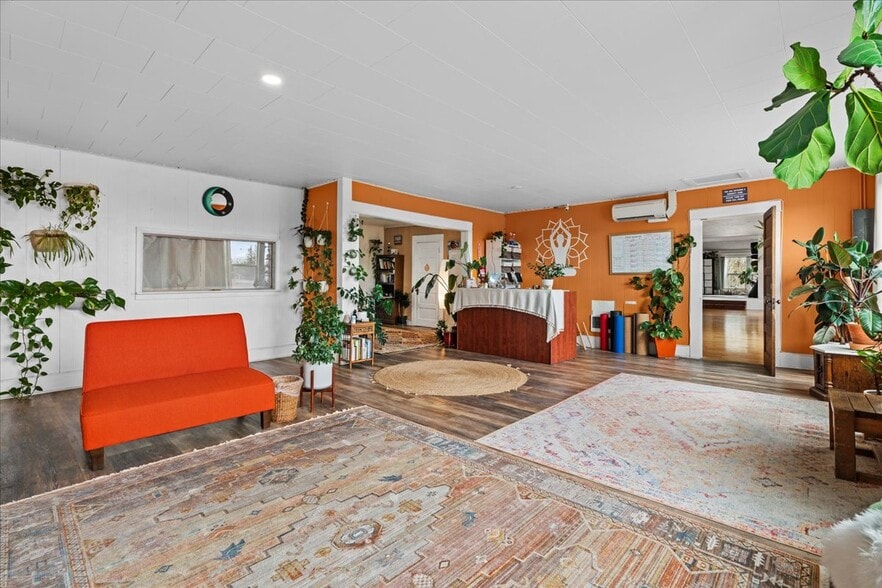 More Photos Of 2038 Pacific Ave, Forest Grove Storefront Retail Office For Sale