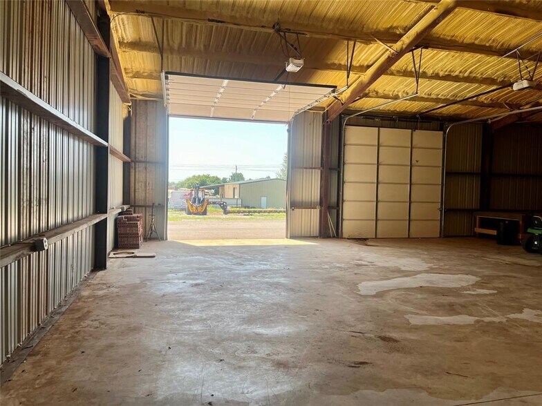 More Photos Of 2901 E Highway 37, Tuttle Flex For Sale