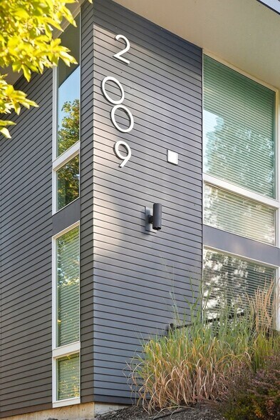 More Photos Of 2009 S Grand Blvd, Spokane Apartments For Sale