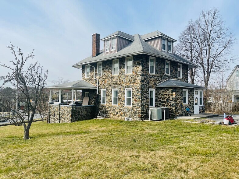 More Photos Of 6334 Dogwood Rd, Baltimore Office For Sale