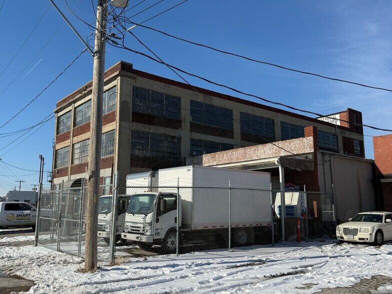 Primary Photo Of 1350 Woodswether Rd, Kansas City Flex For Lease