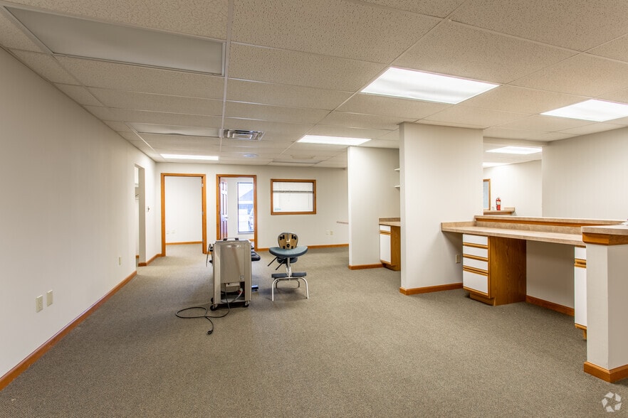 More Photos Of 8940 Kingsridge Dr, Centerville Medical For Sale