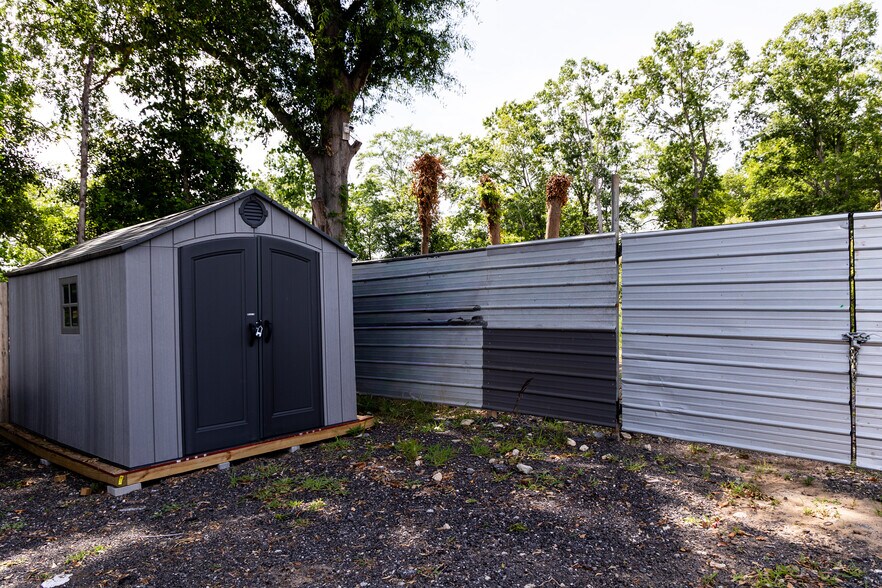 More Photos Of 860 W Main St, Spartanburg Light Distribution For Sale