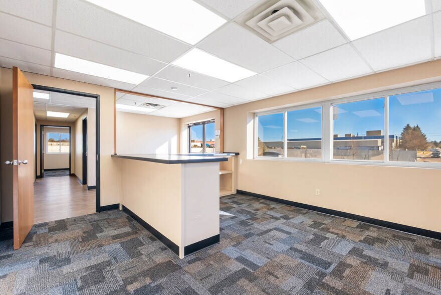 More Photos Of 2150 Victor Pl, Colorado Springs Distribution For Lease