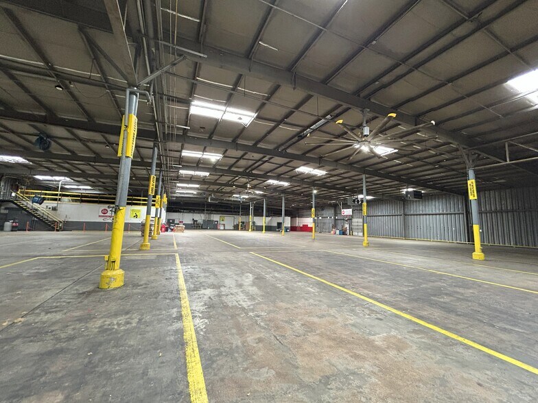 More Photos Of 191 Devereaux Dr, Natchez Distribution For Sale