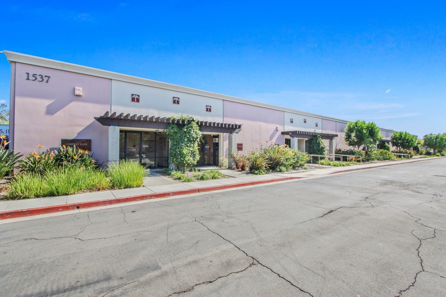 More Photos Of 1537 E McFadden Ave, Santa Ana Manufacturing For Lease