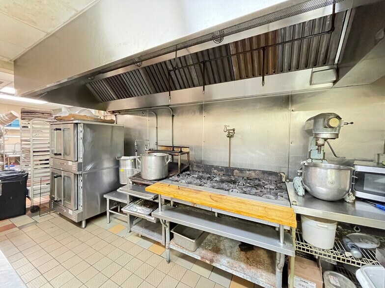 More Photos Of 3483 SW Williston Rd, Gainesville Restaurant For Sale