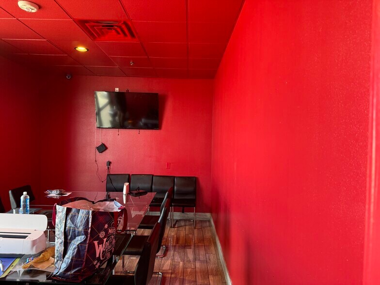 More Photos Of 1405 E Sunset Rd, Las Vegas Restaurant For Lease