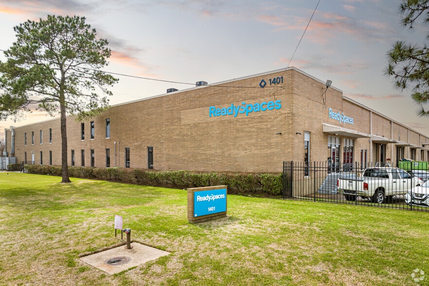 More Photos Of 1401 Greengrass Dr, Houston Warehouse For Lease