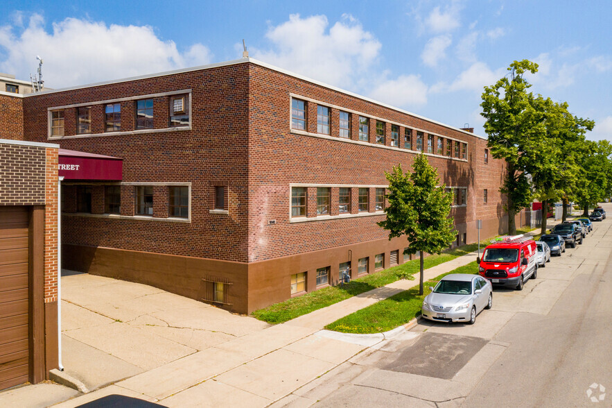 Primary Photo Of 1040 E Main St, Madison Warehouse For Lease