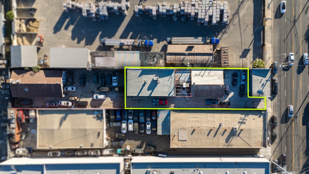 More Photos Of 11686 Sheldon St, Sun Valley Warehouse For Lease