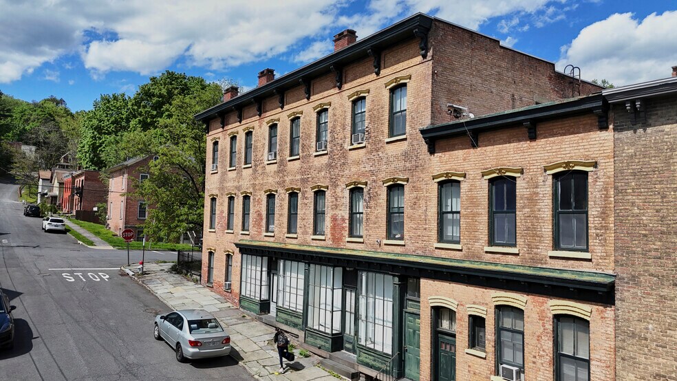 More Photos Of 134 Hunter St, Kingston Apartments For Sale