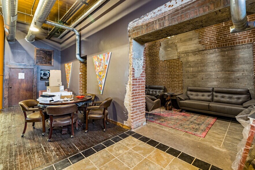 More Photos Of 1013-1015 Washington Ave, Saint Louis Apartments For Sale