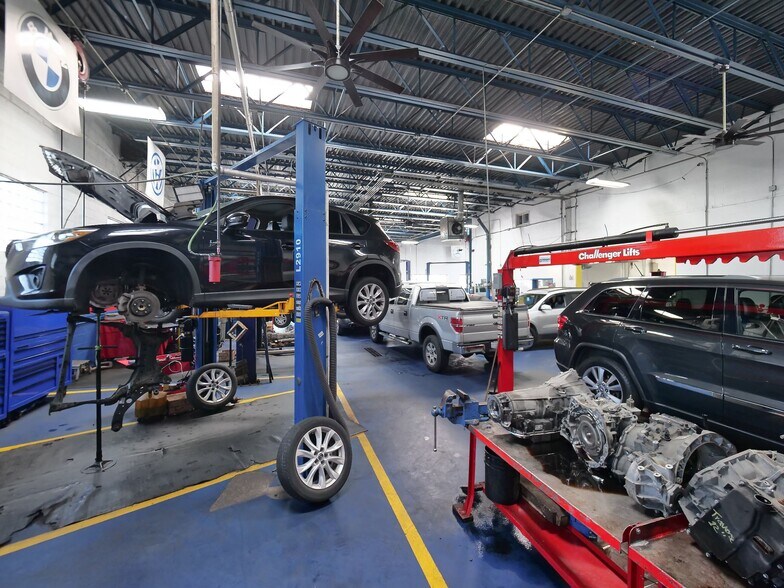 More Photos Of 5000 W Cermak Rd, Cicero Auto Repair For Sale