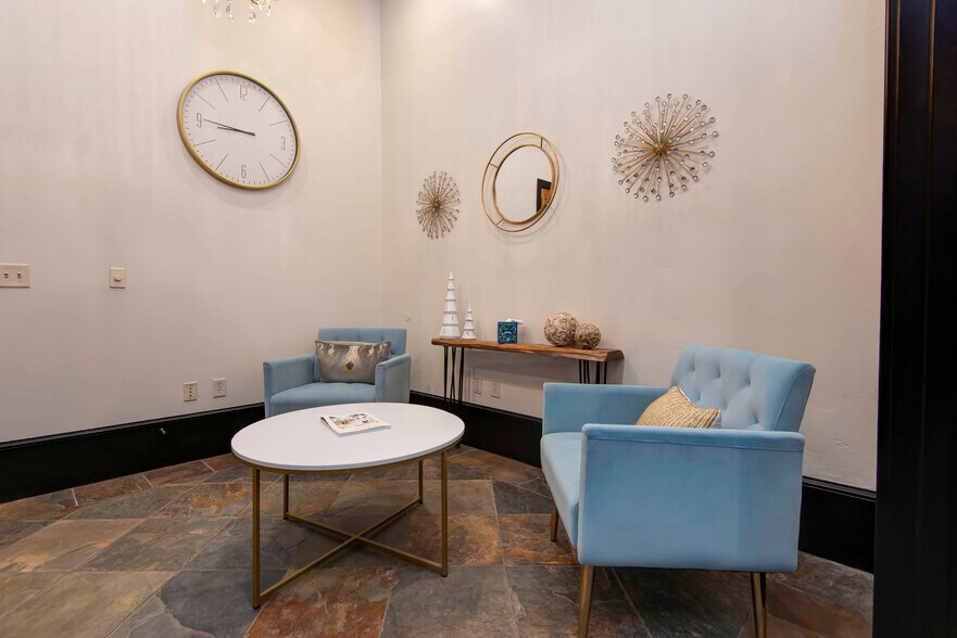 More Photos Of 1531 E Bradford Pky, Springfield Medical For Lease