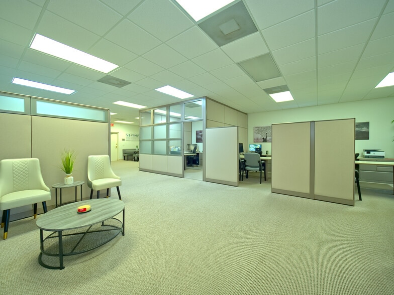 More Photos Of 8344-8346 Forest Oaks Blvd, Spring Hill Medical For Sale