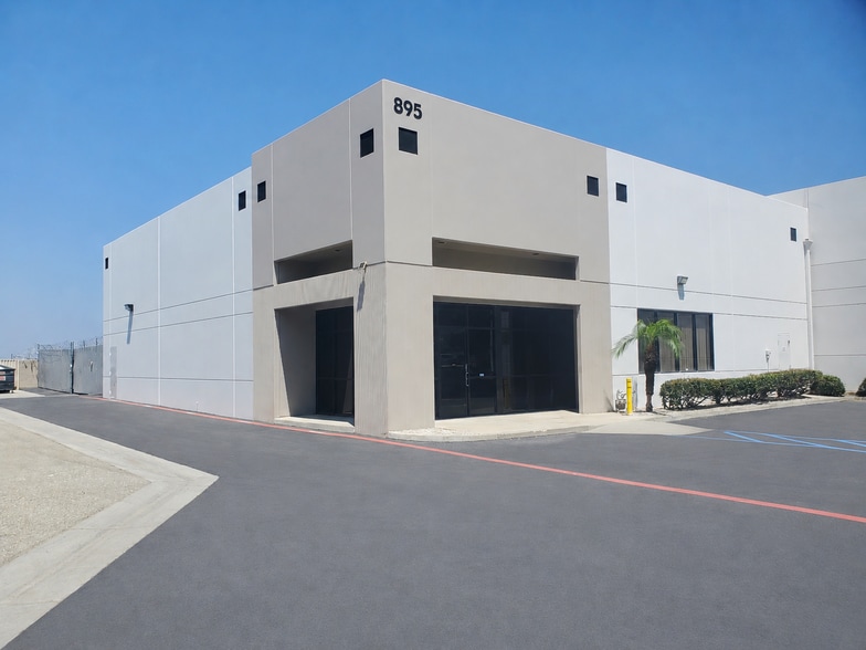 More Photos Of 895 N Todd Ave, Azusa Warehouse For Lease
