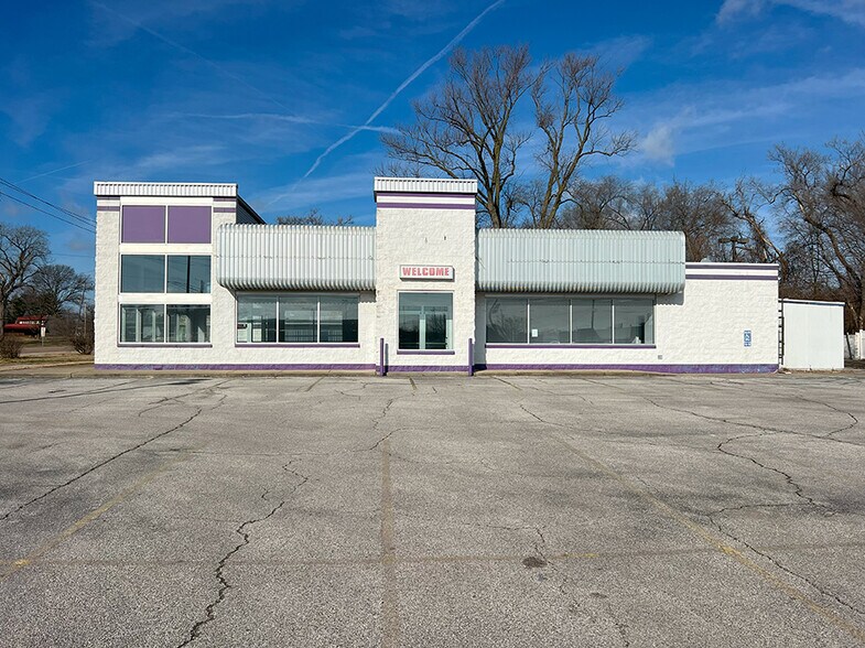 Primary Photo Of 1411 Camp Jackson Rd, East Saint Louis Fast Food For Sale