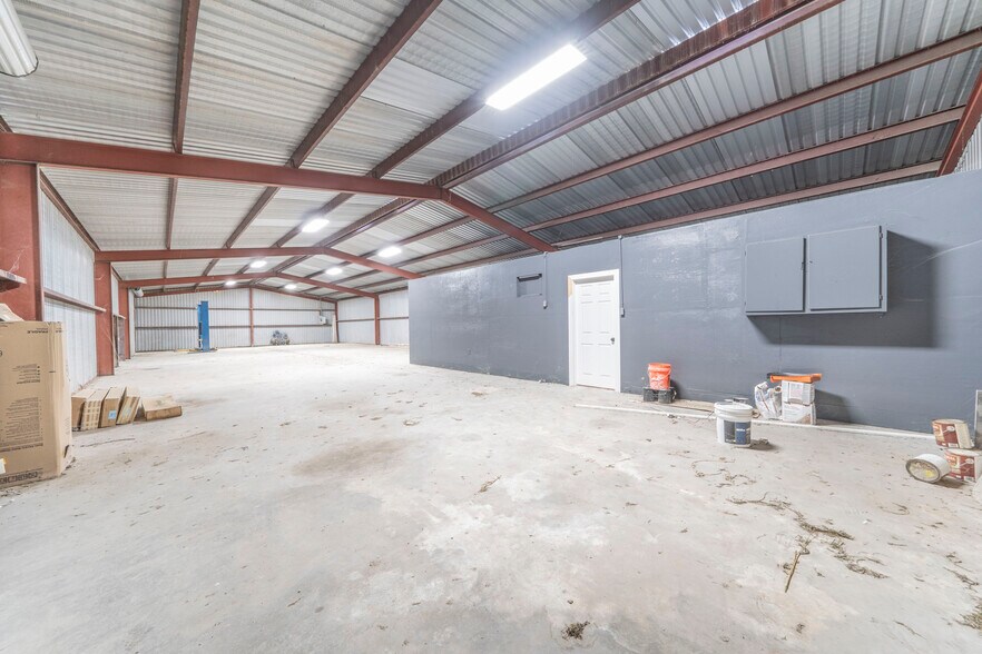 More Photos Of 4139 Burleson Blvd, Alvarado Warehouse For Sale