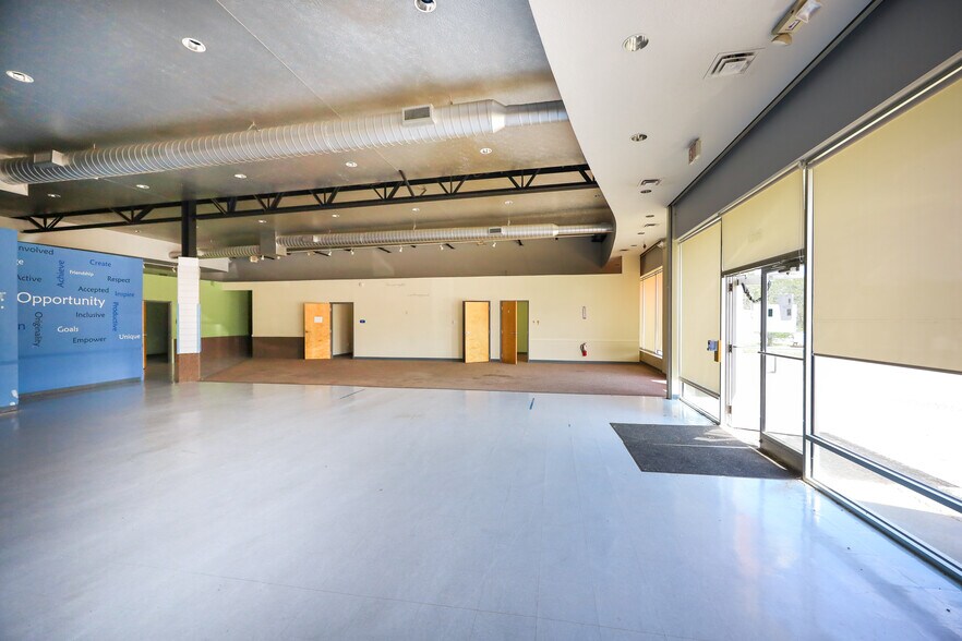 More Photos Of 2052-2070 Romig Rd, Akron Storefront For Sale