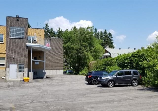 More Photos Of 15700 Boul Gouin O, Montréal Office For Sale