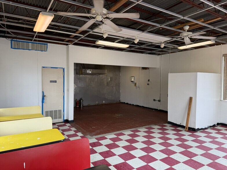 More Photos Of 2410 Dudley Ave, Parkersburg Freestanding For Sale