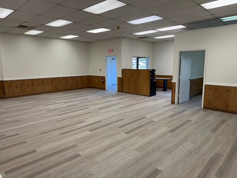 More Photos Of 5025 Old York Rd, Rock Hill Distribution For Lease