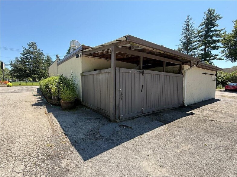 More Photos Of 24 Oneida St, Oneonta Restaurant For Sale