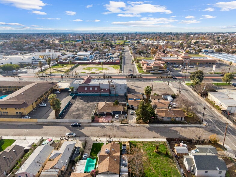 More Photos Of 276 Union Ave, Bakersfield Light Distribution For Sale