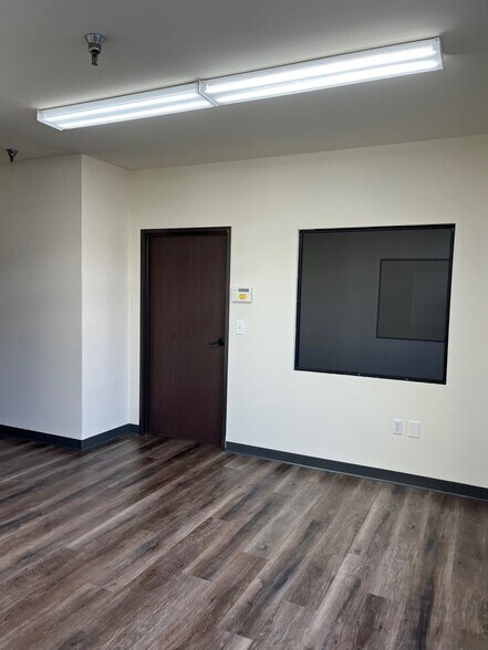 More Photos Of 10932-10938 Schmidt Rd, El Monte Warehouse For Lease