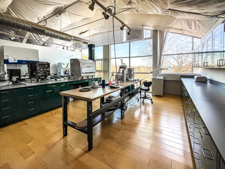 Primary Photo Of 1144 E Market St, Charlottesville Flex For Lease