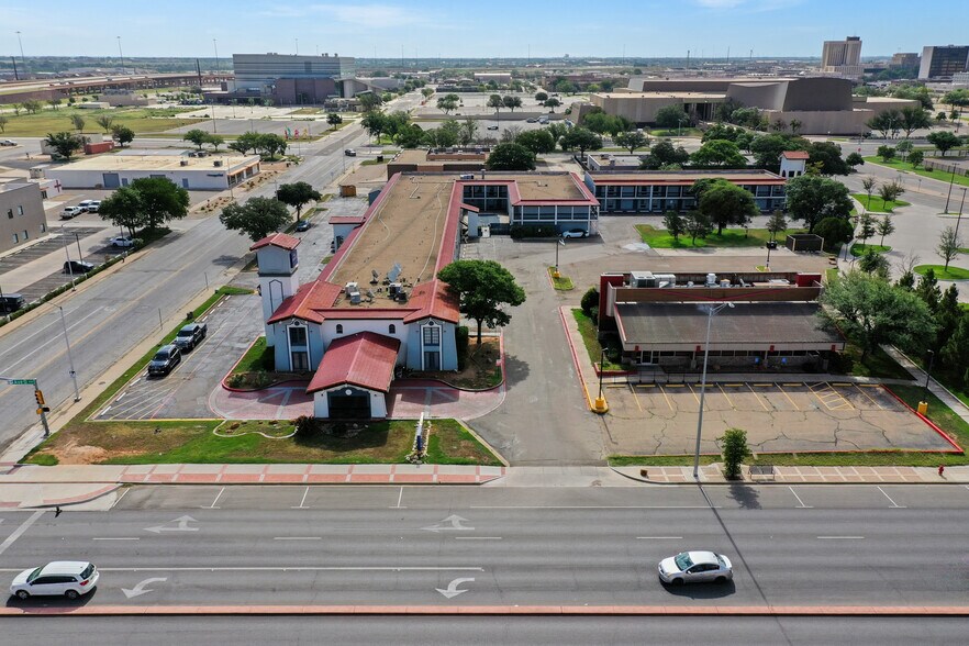 More Photos Of 601 Avenue Q, Lubbock Hotel For Sale