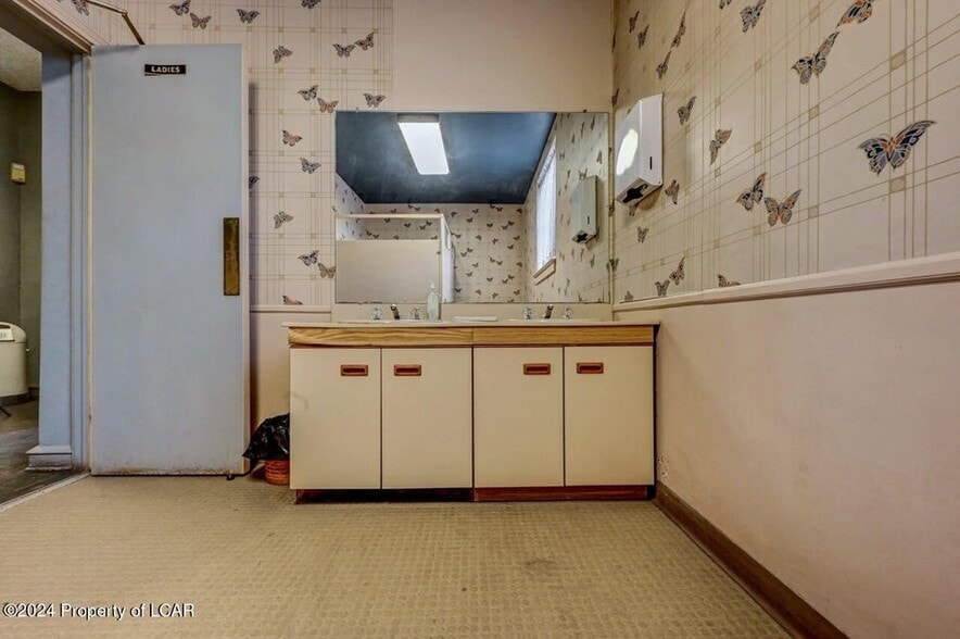 More Photos Of 98 N Church St, Hazleton Religious Facility For Sale