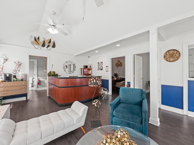 More Photos Of 1937 Robertson Loop Rd, Clarkesville Freestanding For Sale