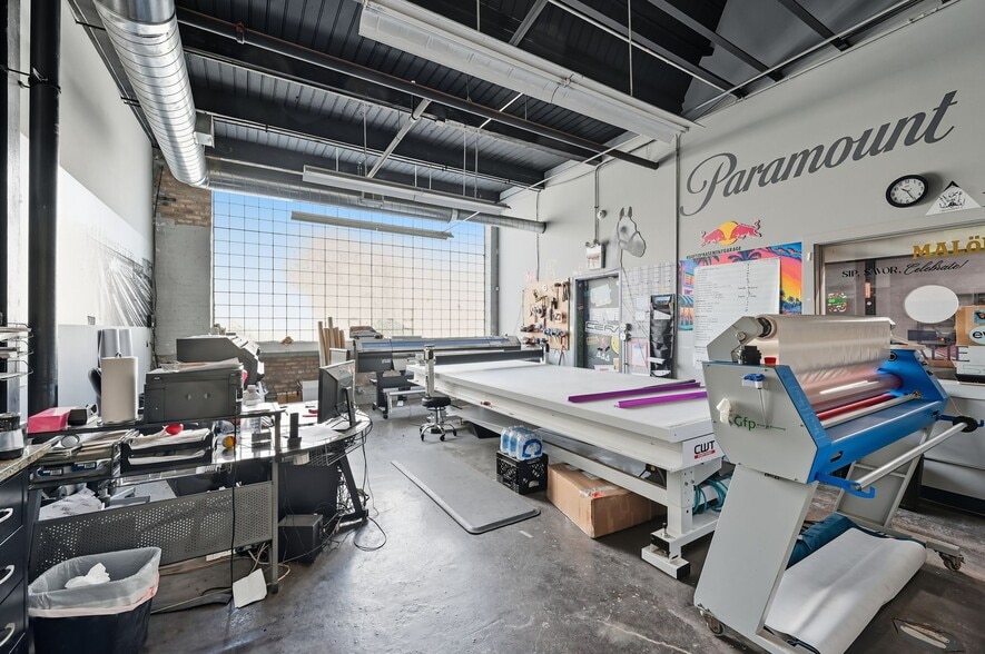 More Photos Of 2130-2140 W Fulton St, Chicago Flex For Lease