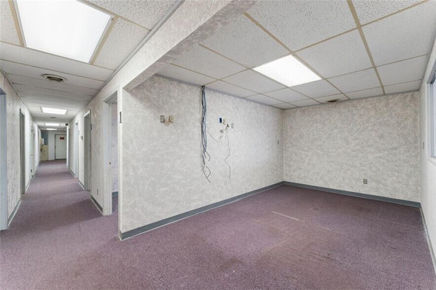 More Photos Of 723 S Main St, Concordia Storefront Retail Office For Sale